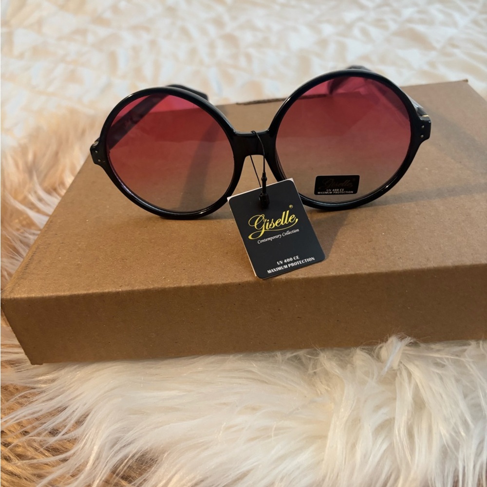 Giselle Black Sunglasses with Pink Lenses
